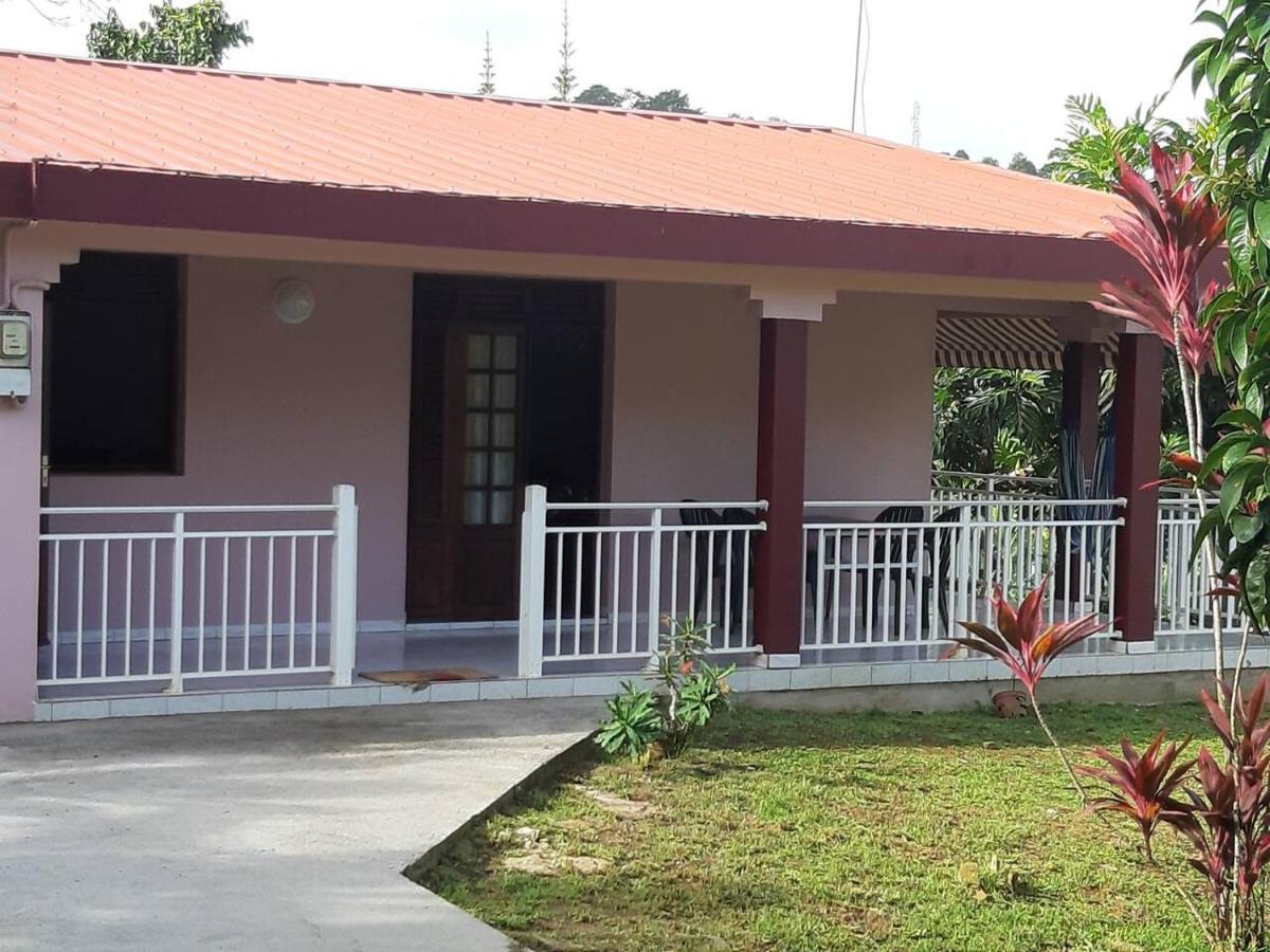 Le Petit Robert Maison F3 Plein Pied Le Robert Exterior foto